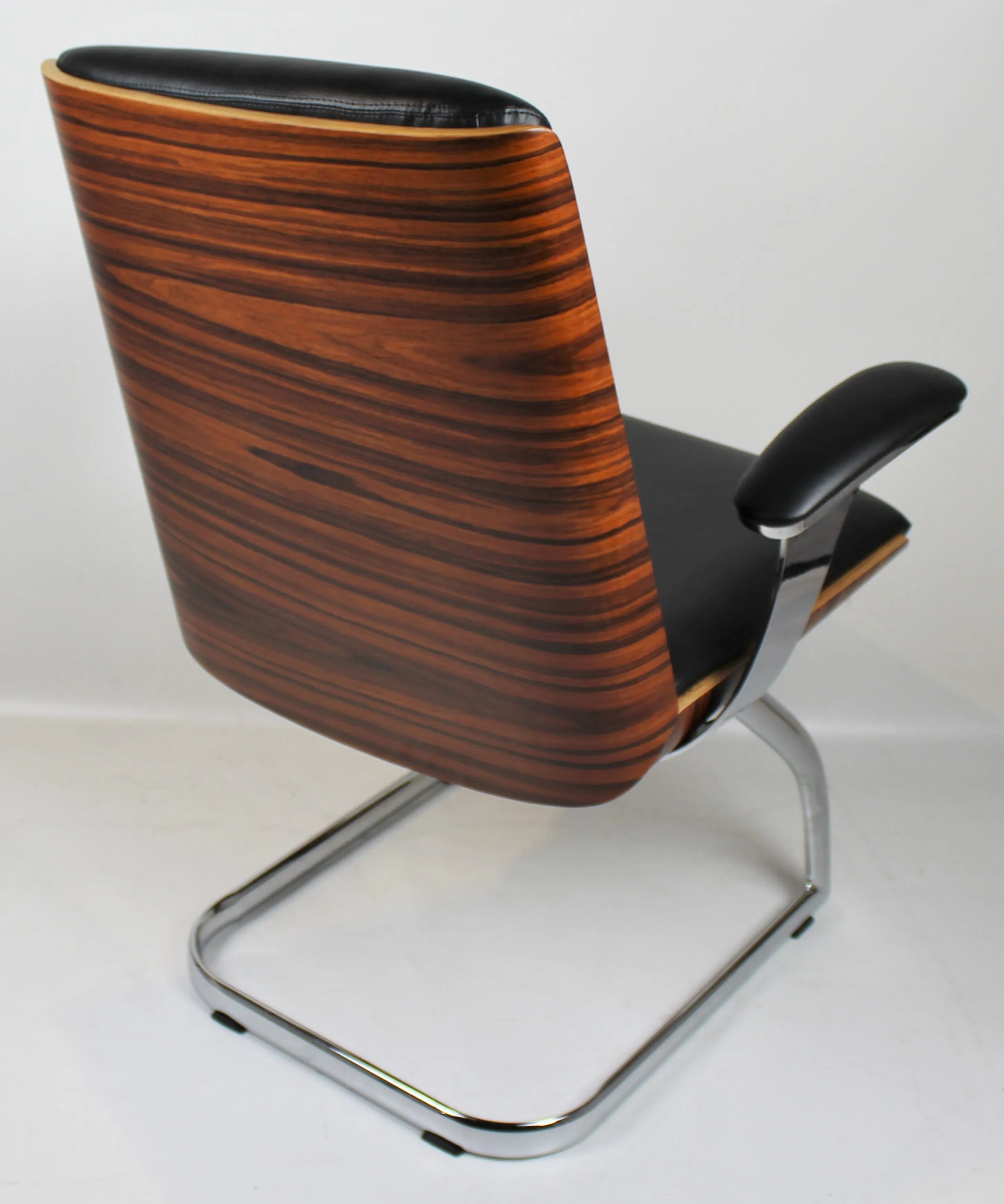 Black Leather Chair with Walnut Veneer Shell - CHA-1205C