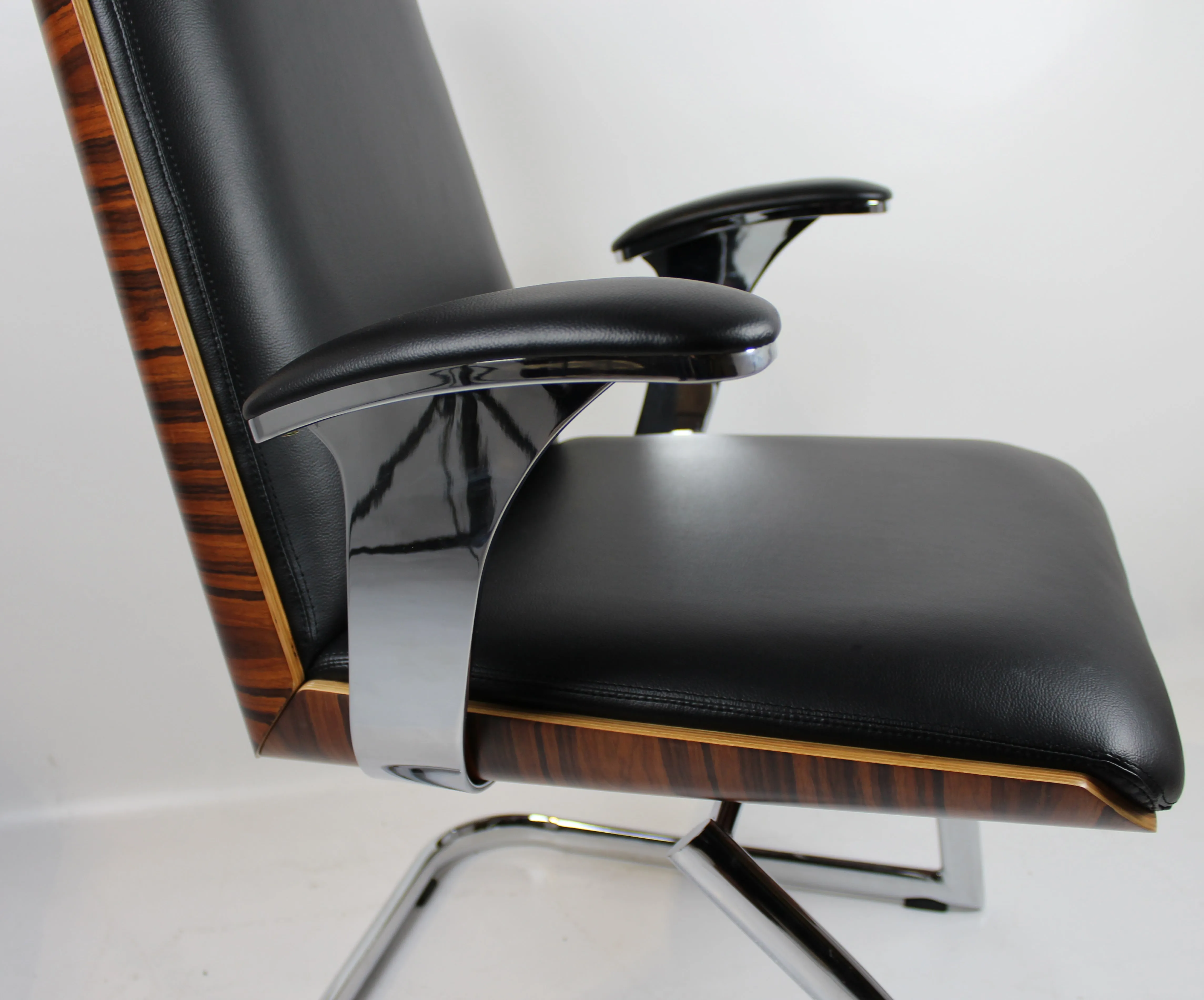 Black Leather Chair with Walnut Veneer Shell - CHA-1205C